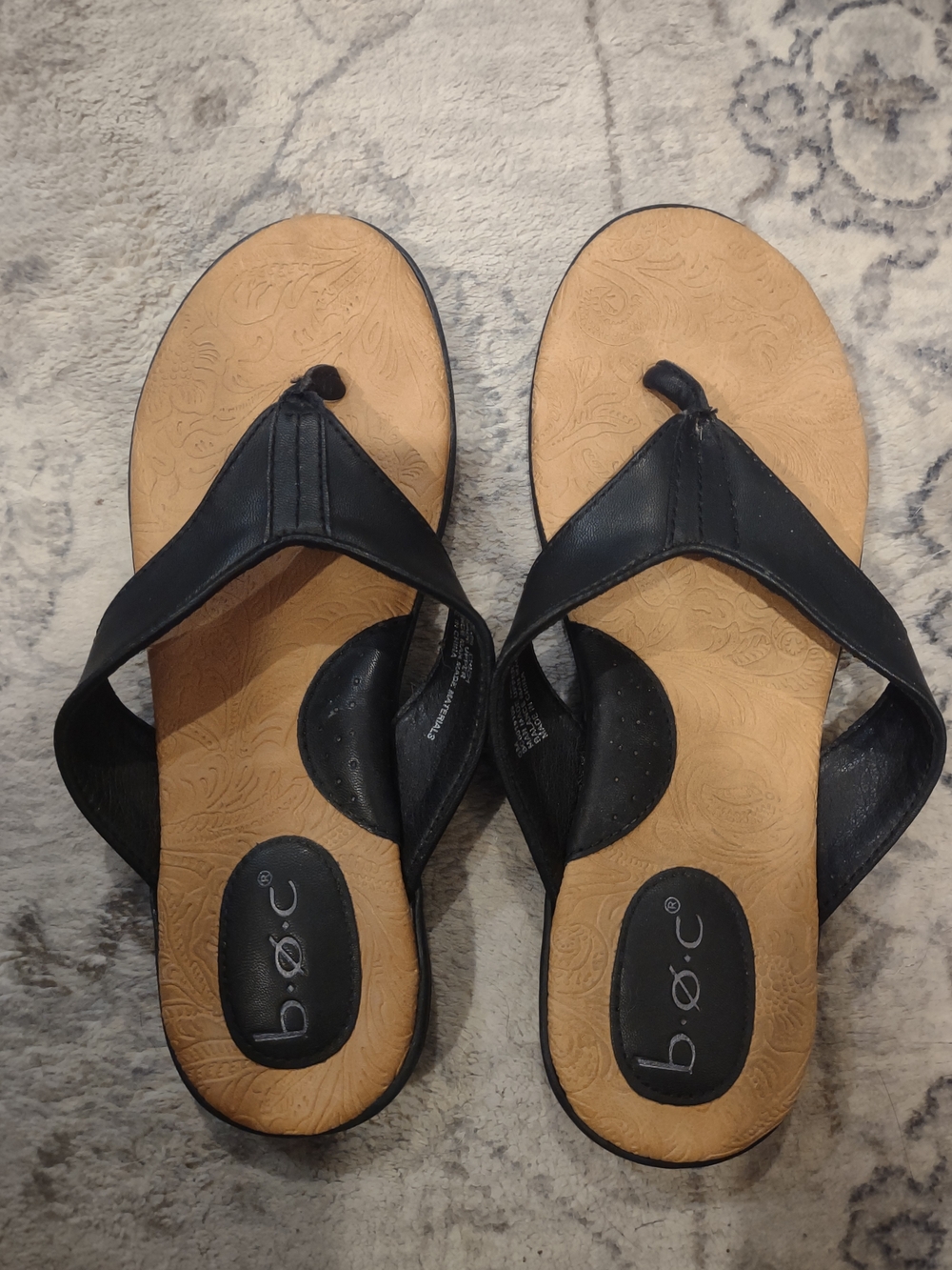 b.o.c. Black Leather Thong Sandals with Tan Footbed